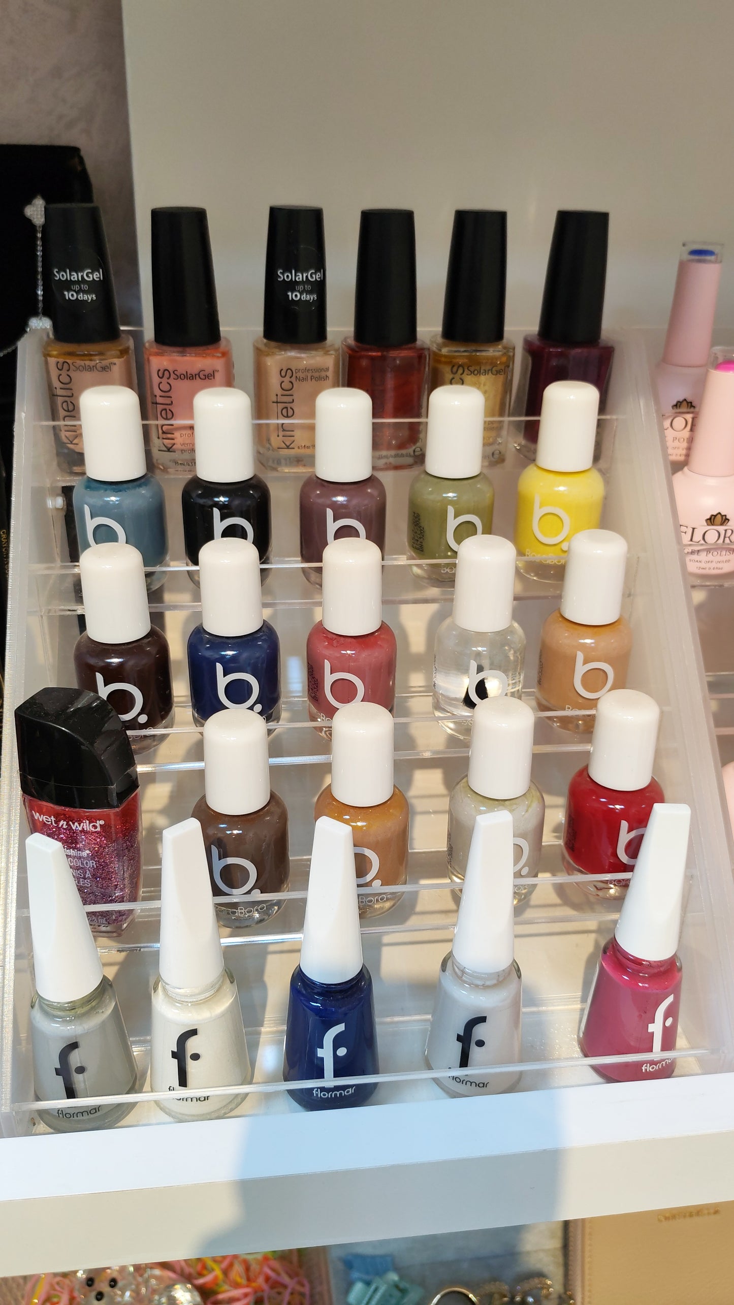NAIL POLISH