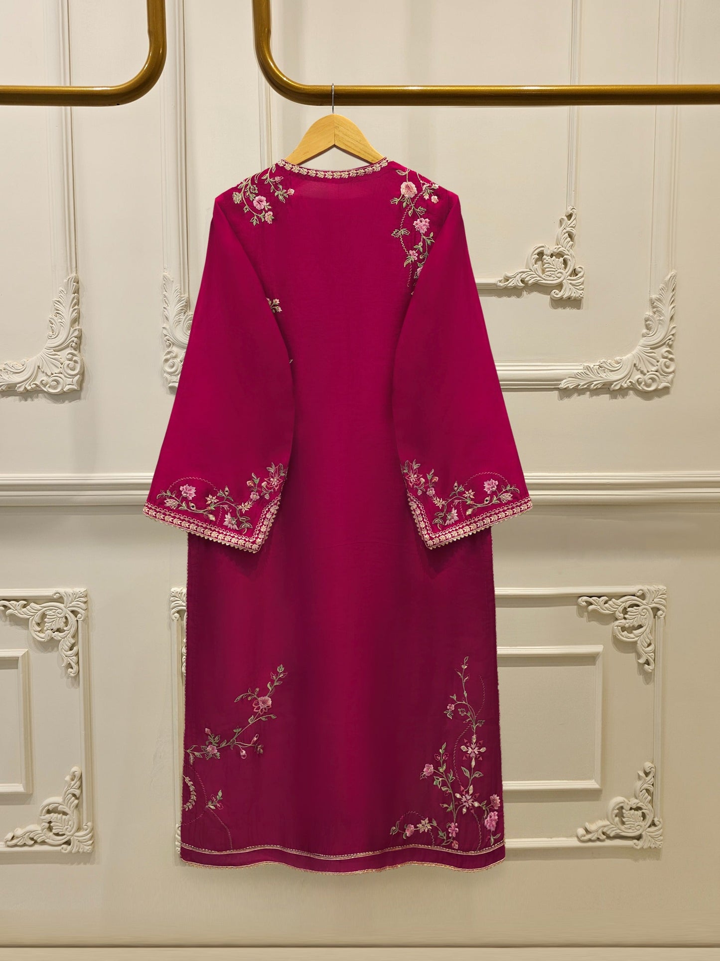 3 Piece- Pure Sheesha Silk Embroidered Suit