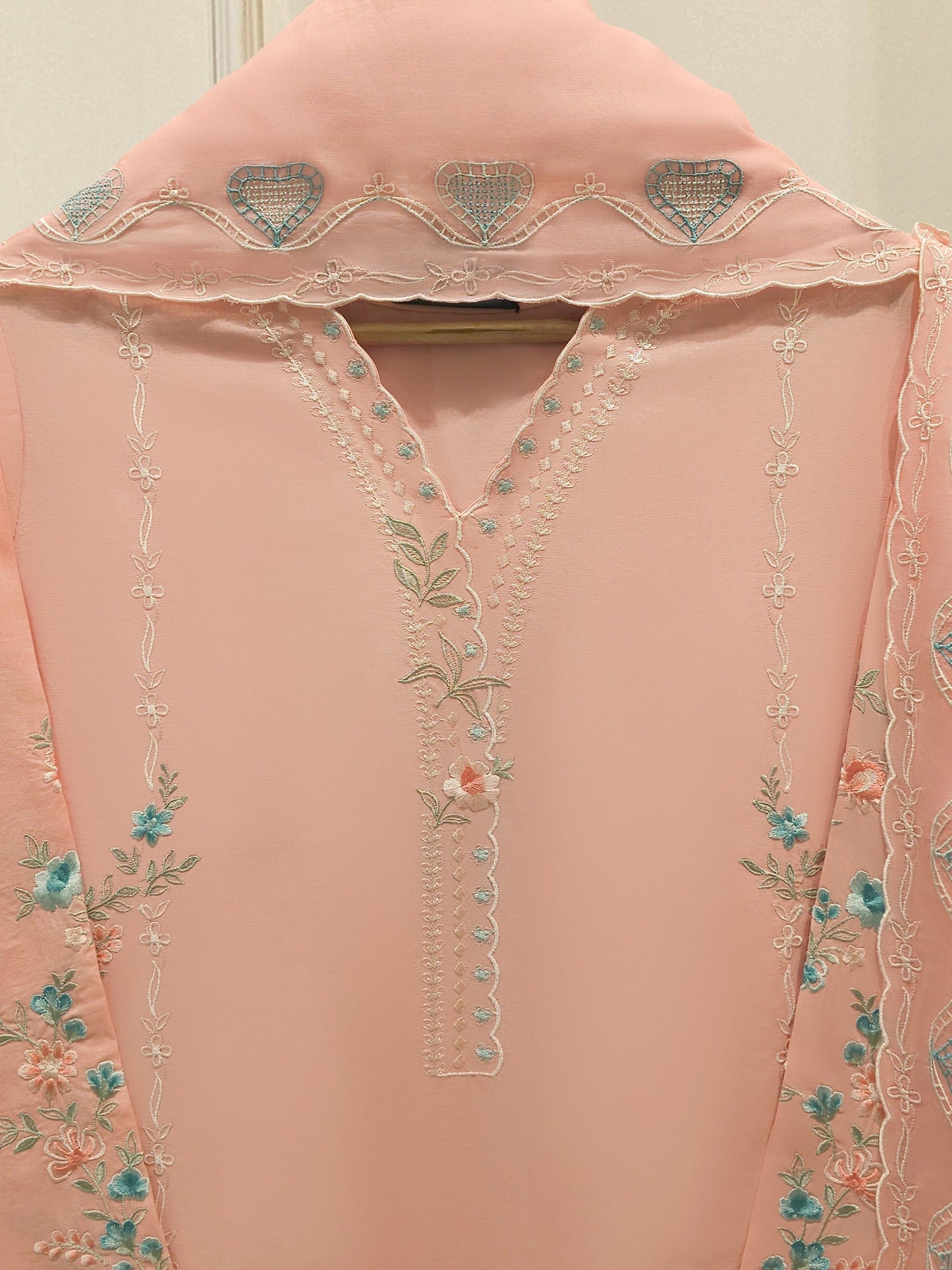 AGHA NOOR 3 Piece - Embroidered Cambric Suit