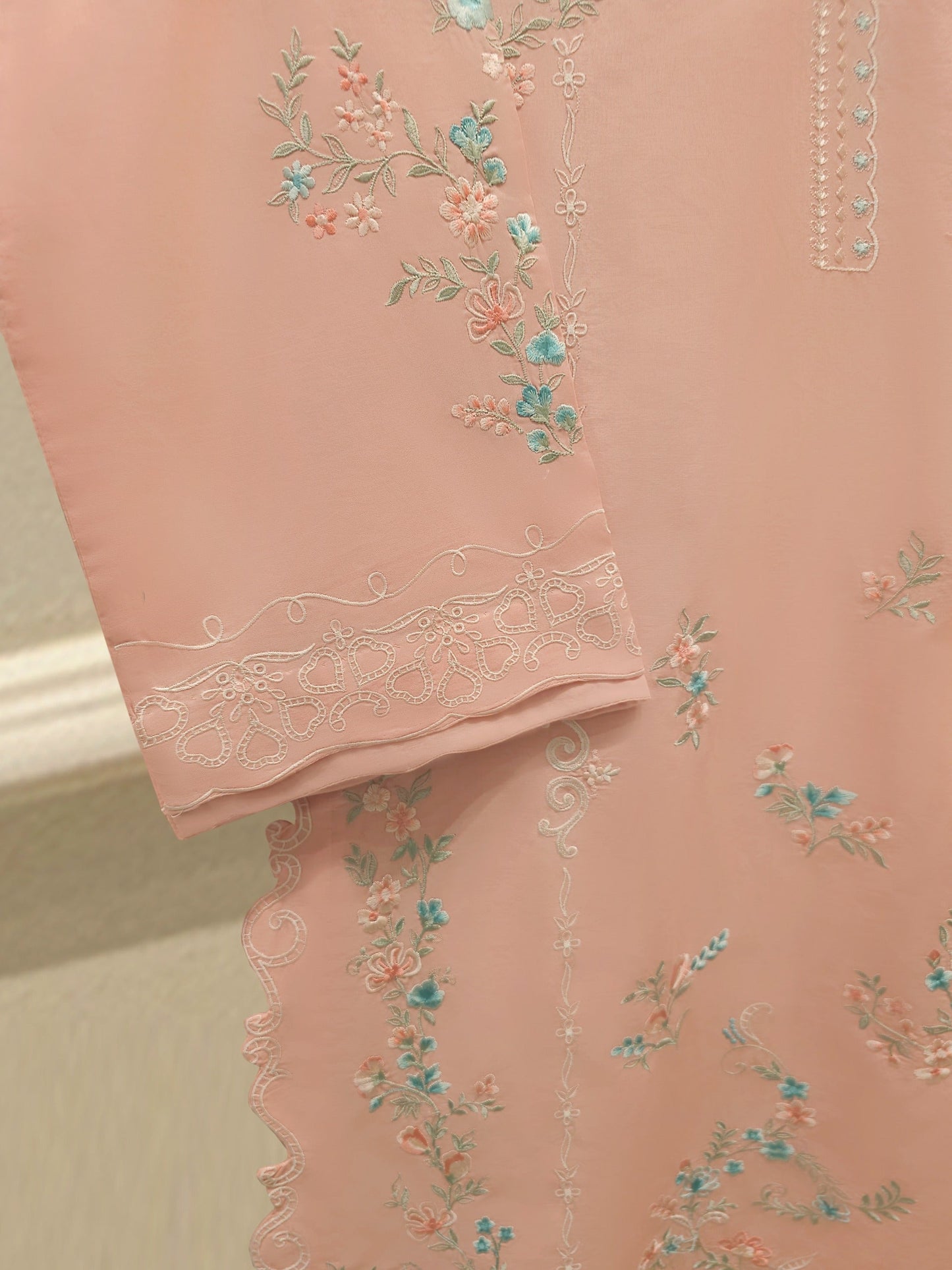 AGHA NOOR 3 Piece - Embroidered Cambric Suit