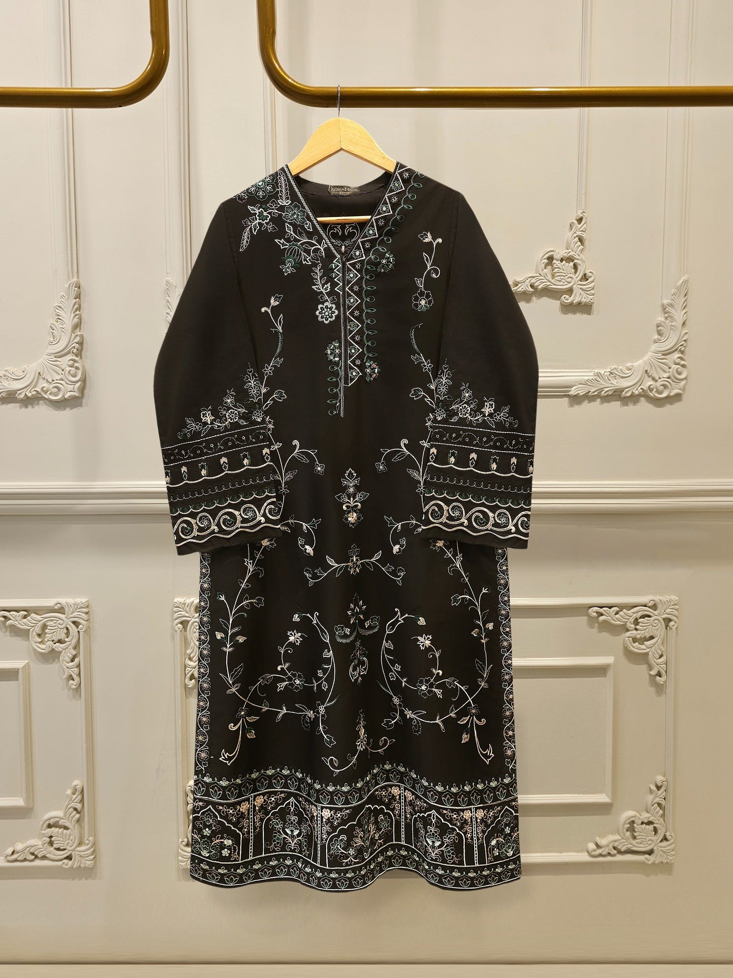 AGHA NOOR 2 Piece - Embroidered Cambric Suit