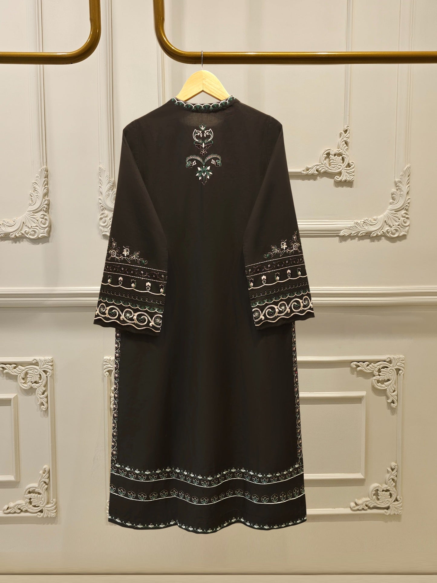 AGHA NOOR 2 Piece - Embroidered Cambric Suit