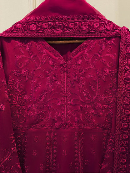 AGHA NOOR 3 Piece - Pure Embroidered Cotton Net Suit S114668 Length: 49 " Pants Fabric : Korean Silk Dupatta Fabric : Chiffon.