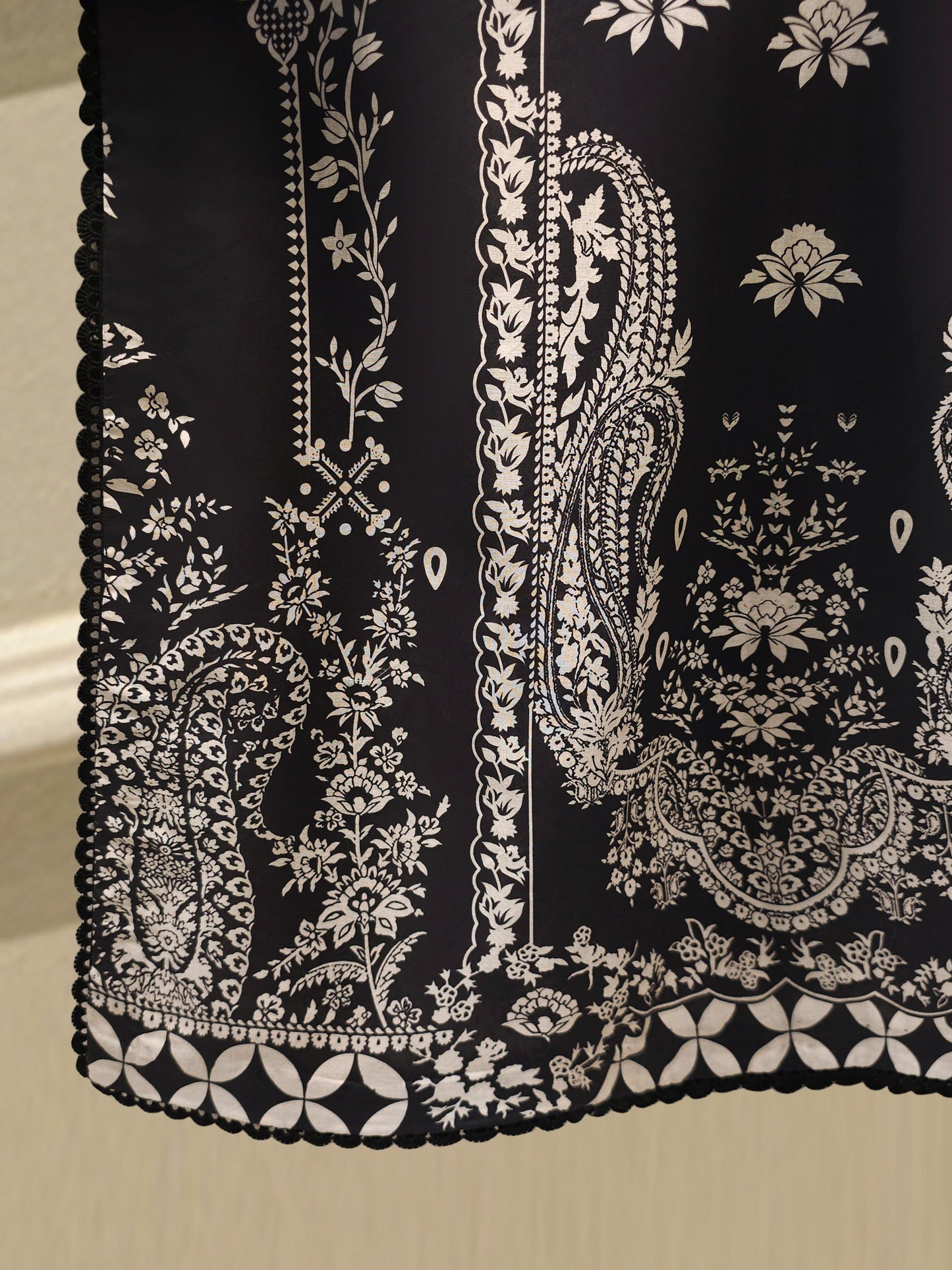 AGHA NOOR 2-Piece Digital Printed Cambric Suit