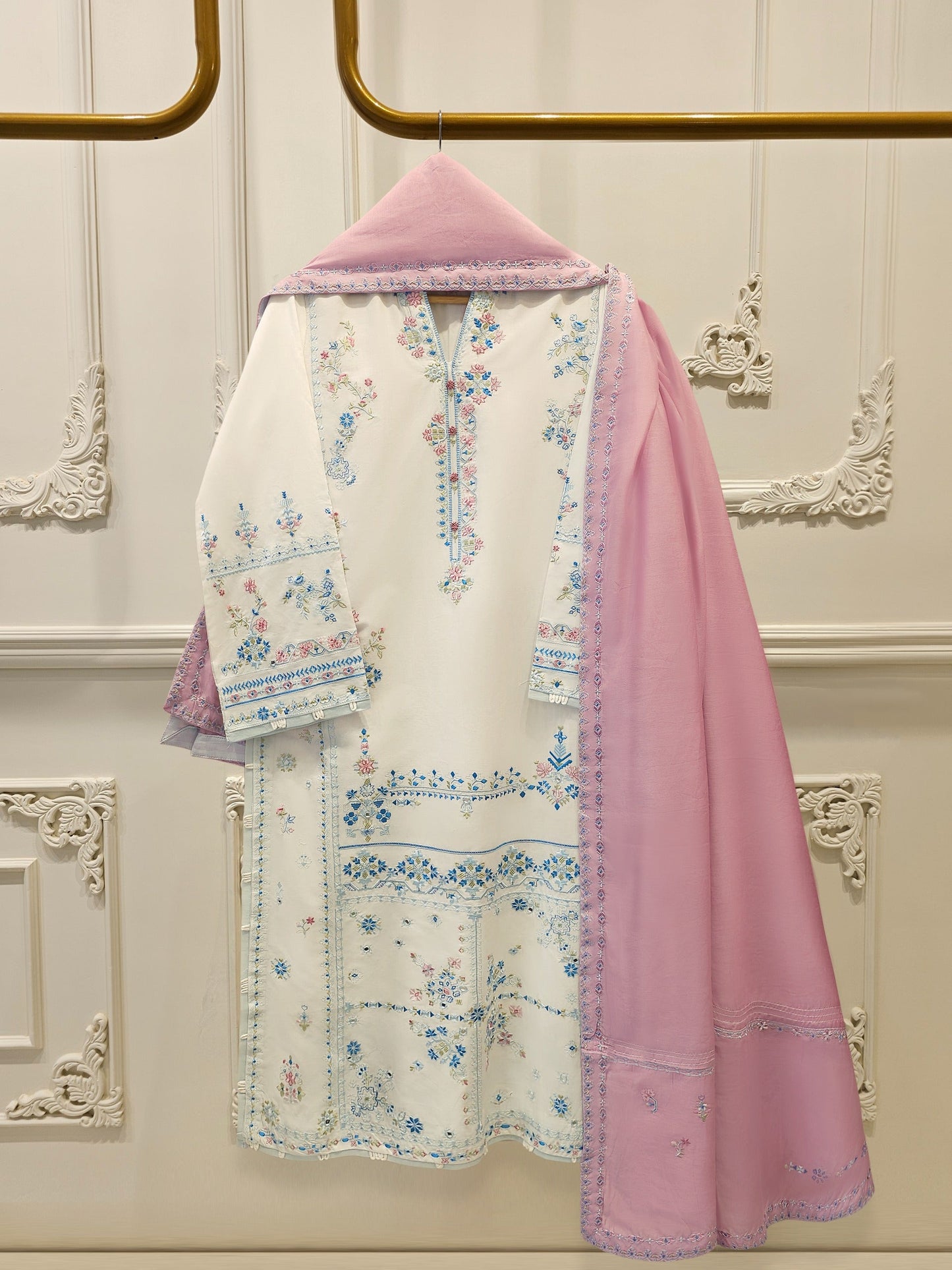 AGHA NOOR 2 Piece - Embroidered Cambric Suit