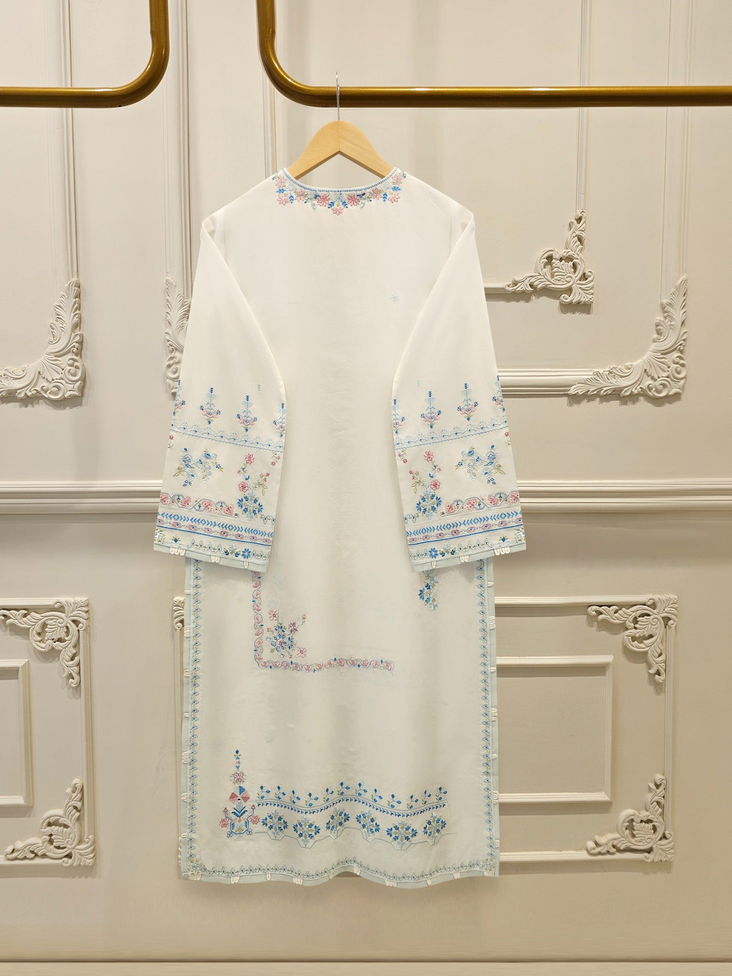 AGHA NOOR 2 Piece - Embroidered Cambric Suit