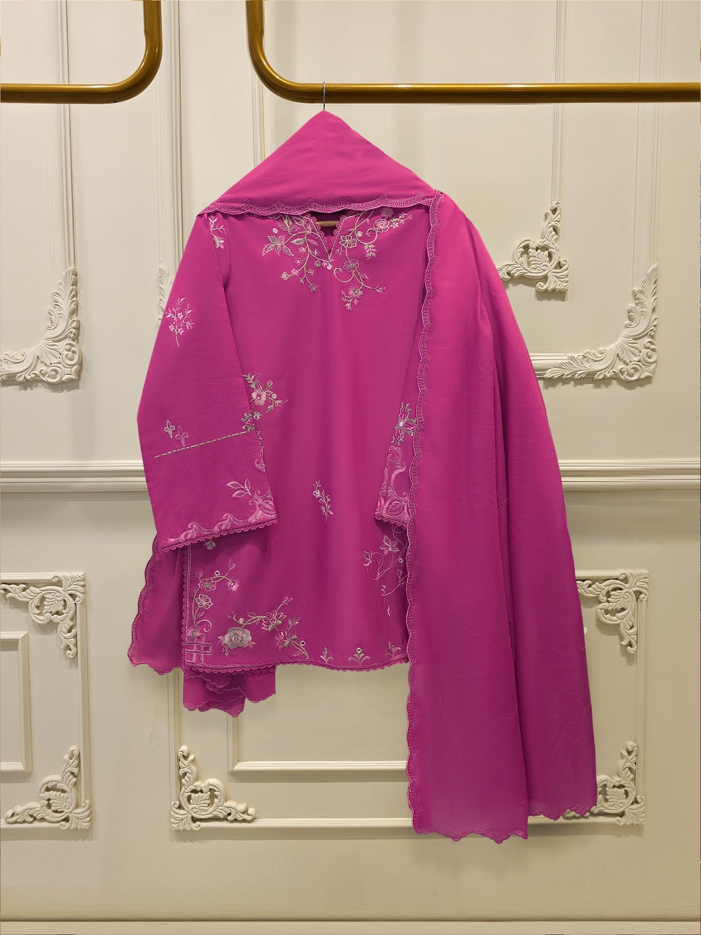 AGHA NOOR 2 Piece - Embroidered Cambric Suit