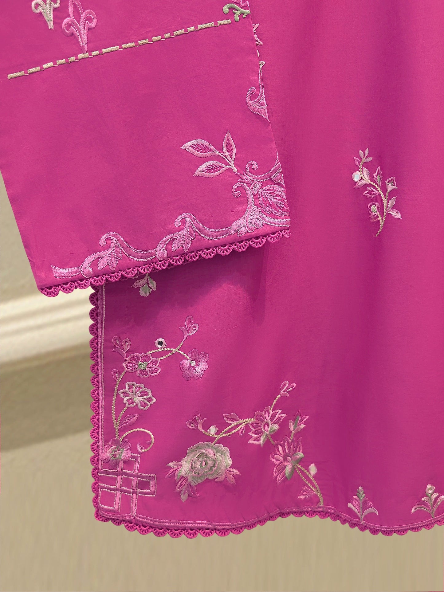 AGHA NOOR 2 Piece - Embroidered Cambric Suit