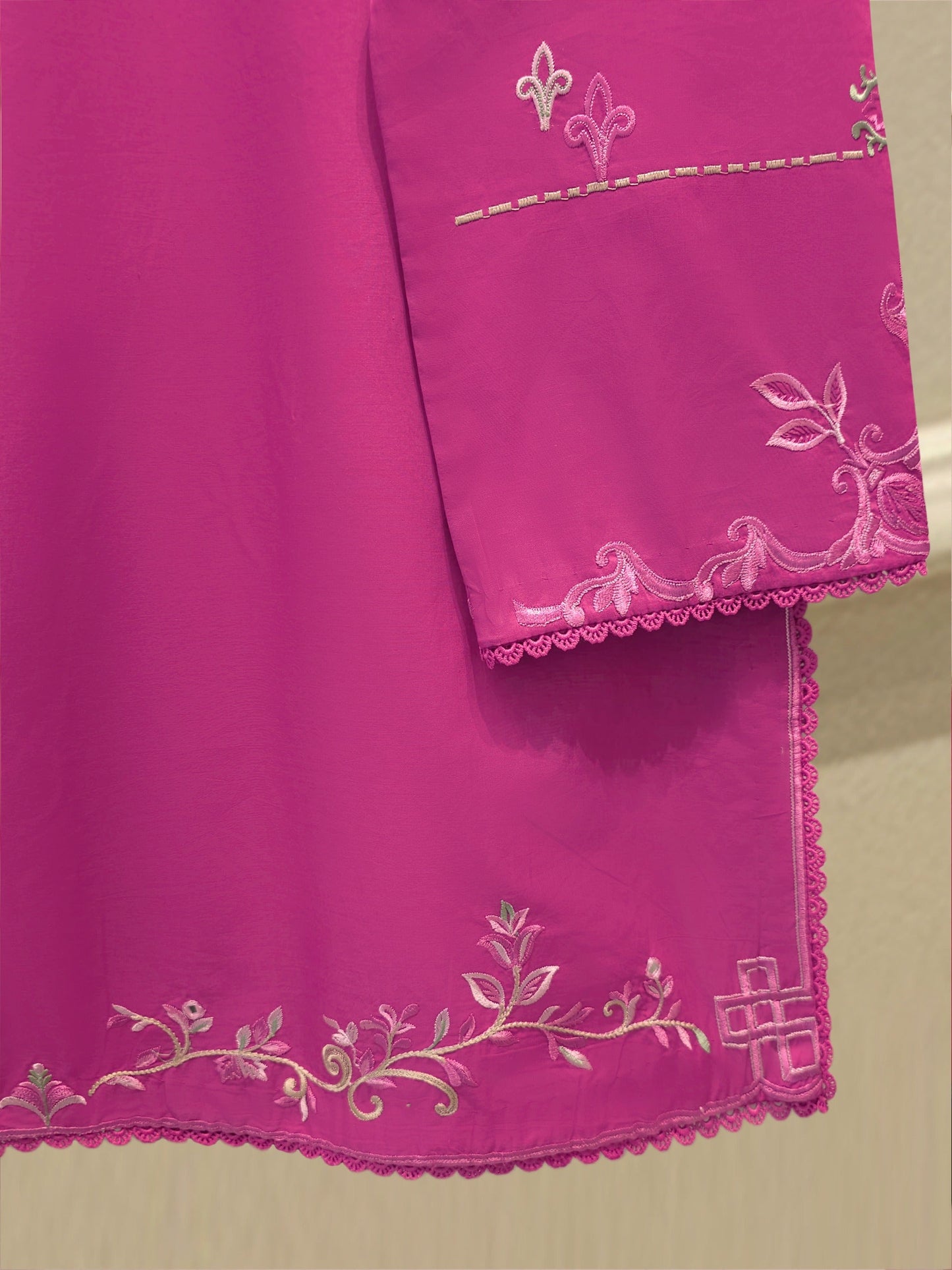 AGHA NOOR 2 Piece - Embroidered Cambric Suit