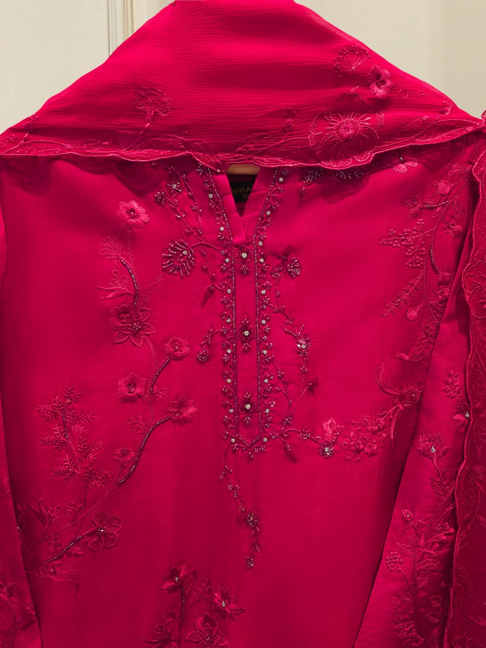 AGHA NOOR 3 Piece- Pure Shisha Silk Embroidered Suit S115108