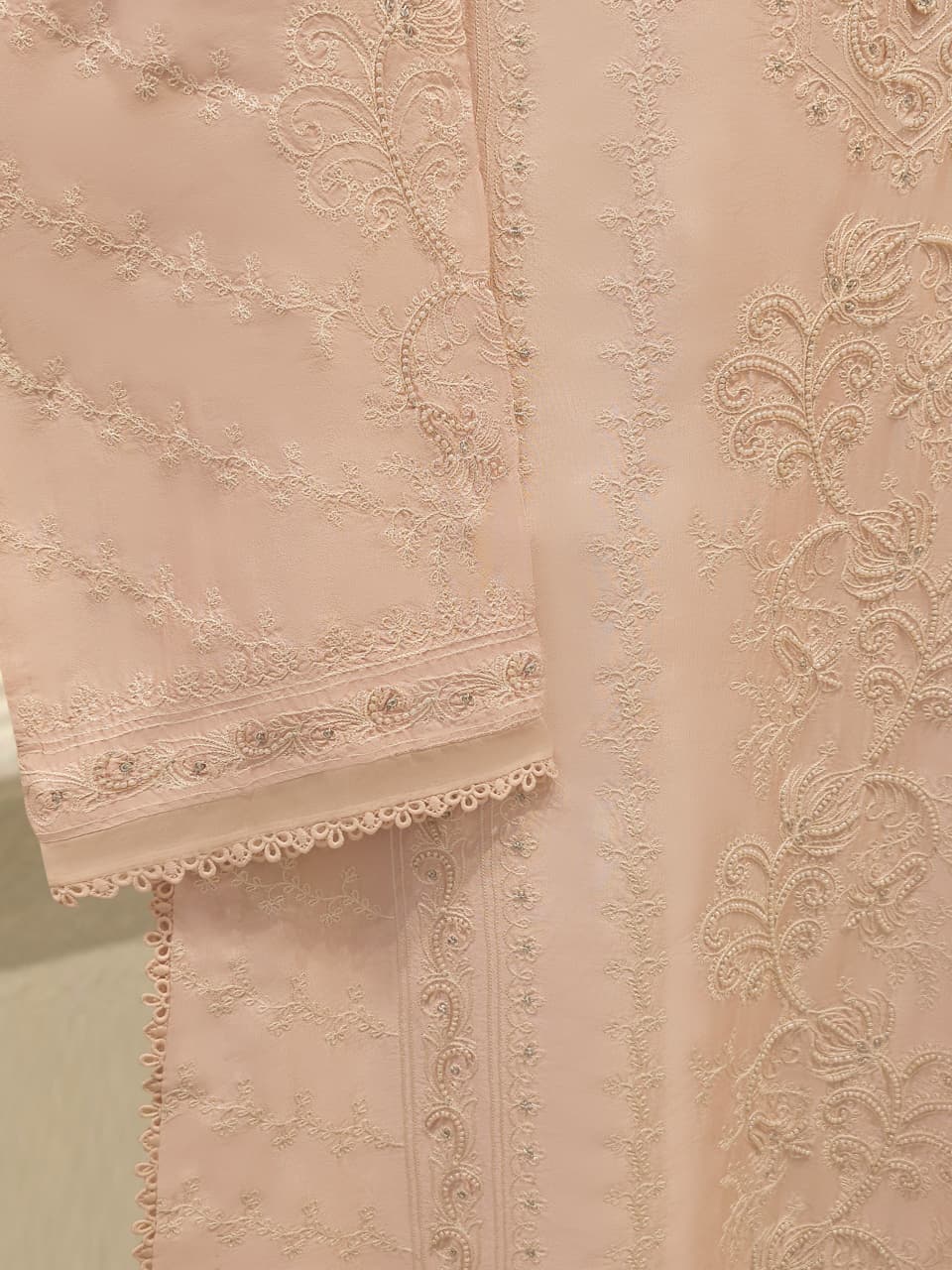 AGHA NOOR 3 Piece- Pure Shisha Silk Embroidered Suit S115122