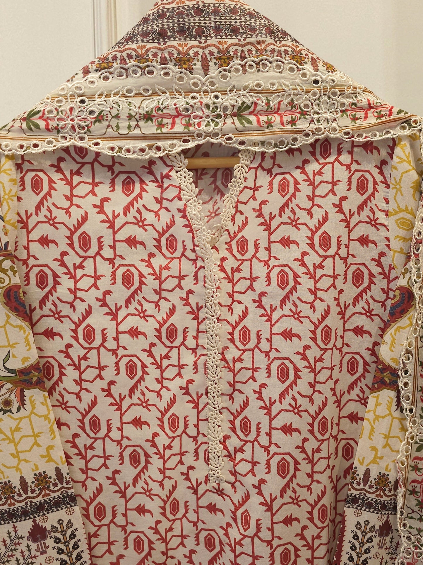 AGHA NOOR 2 Piece -Digital Printed Cambric Suit S115121
