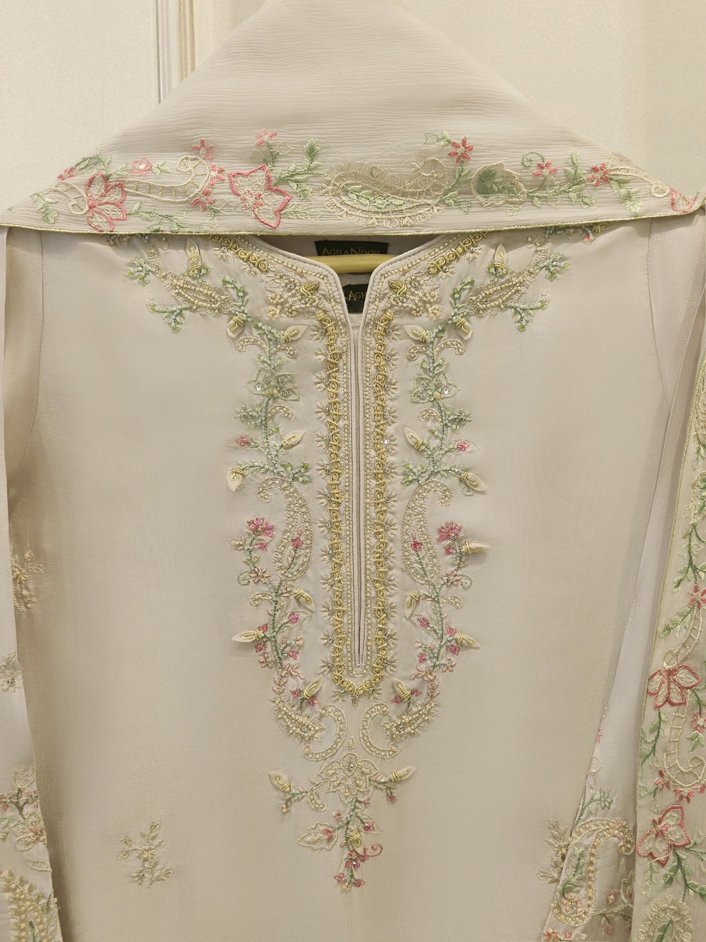 AGHA NOOR 3 Piece- Pure Sheesha Silk Embroidered Suit S115118