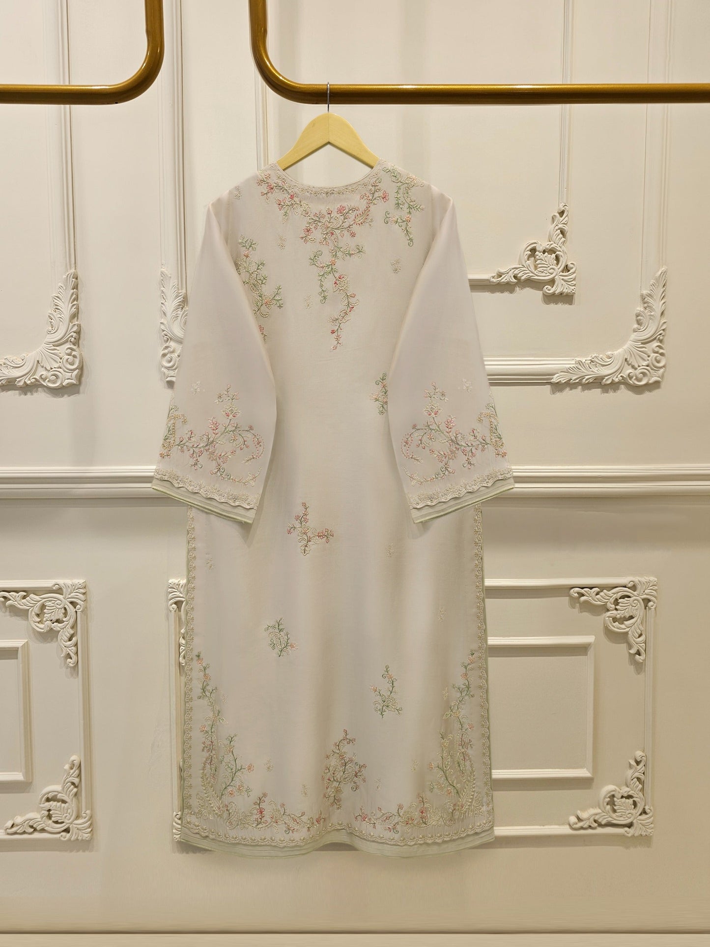 AGHA NOOR 3 Piece- Pure Sheesha Silk Embroidered Suit S115118