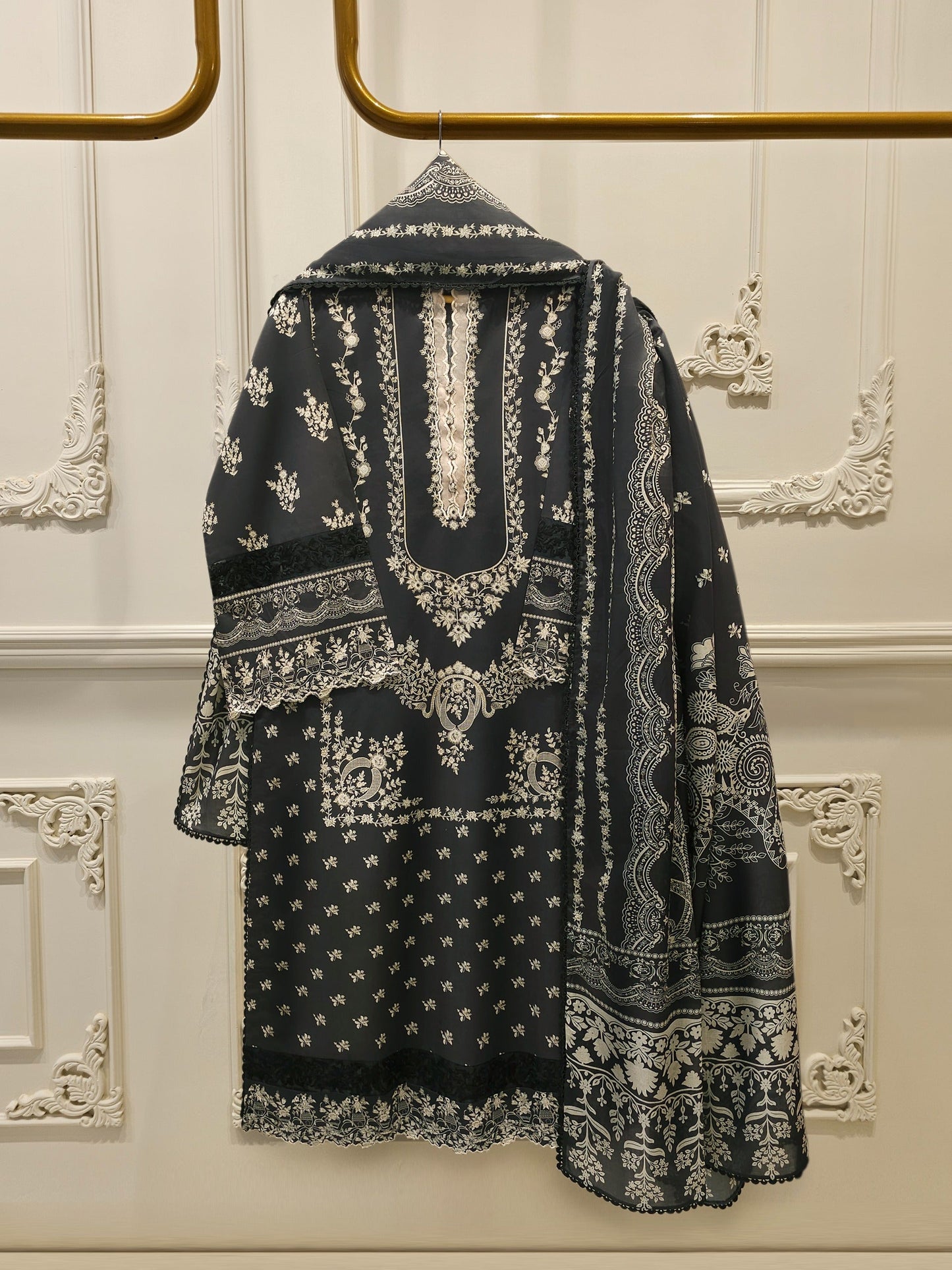 AGHA NOOR 2 Piece -Digital Printed Cambric Suit S115109