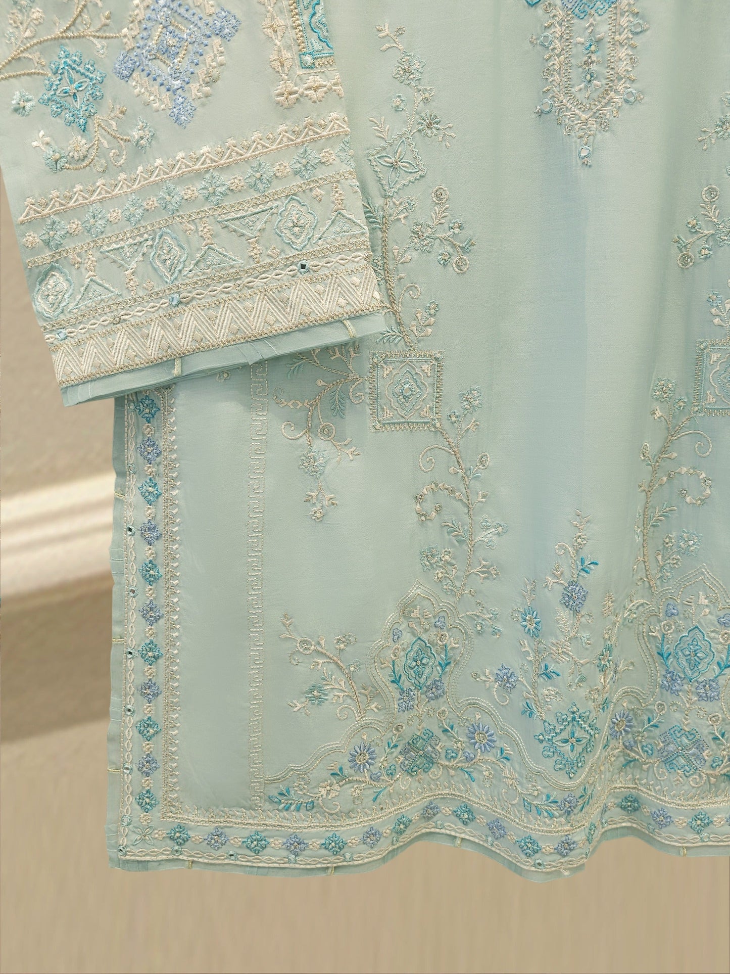 AGHA NOOR 3 Piece - Pure Khaddi Silk Embroidered Suit S115124