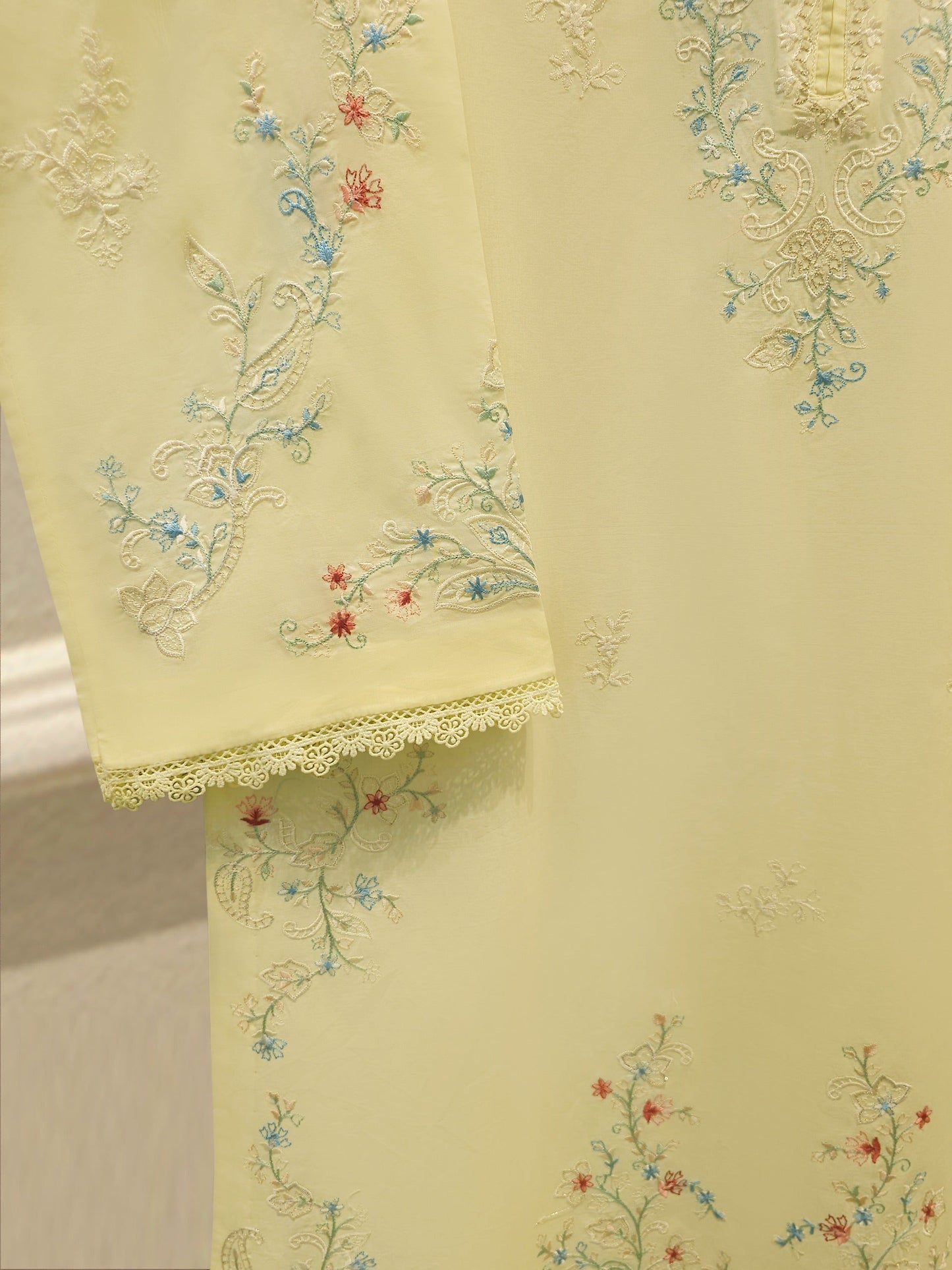 AGHA NOOR 2 Piece - Embroidered Cambric Suit S115126