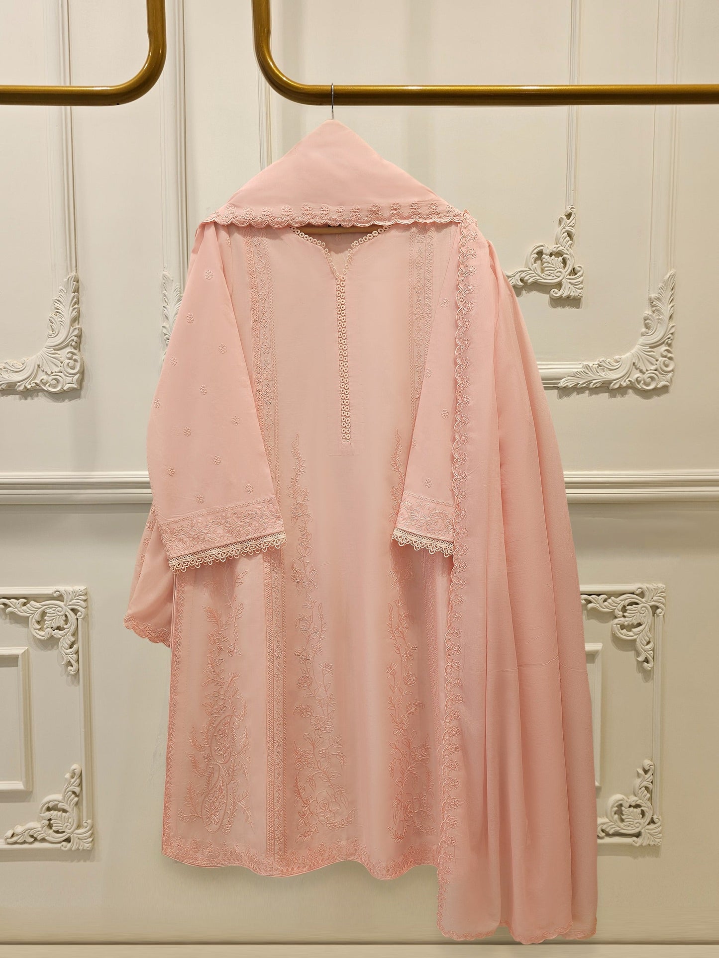 AGHA NOOR 3 Piece - Embroidered Cambric Suit