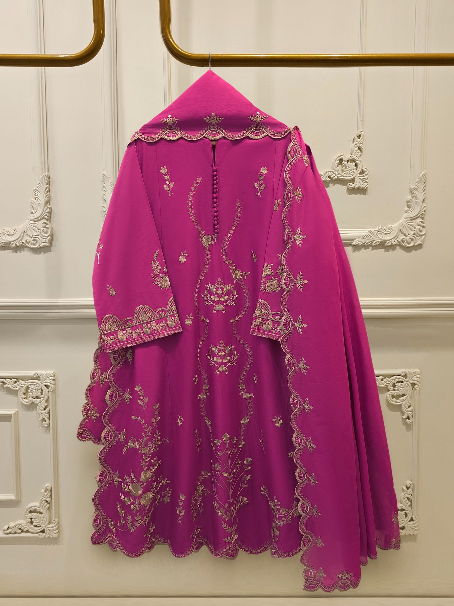 AGHA NOOR 3 Piece - Embroidered Cambric Suit