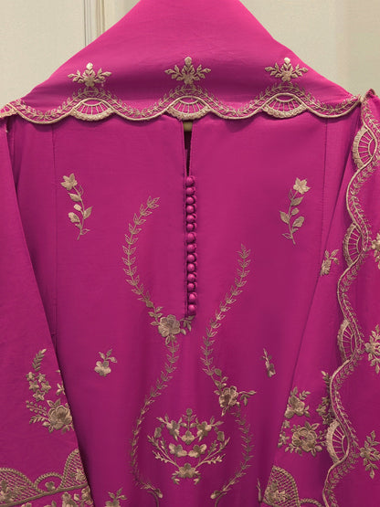 AGHA NOOR 3 Piece - Embroidered Cambric Suit