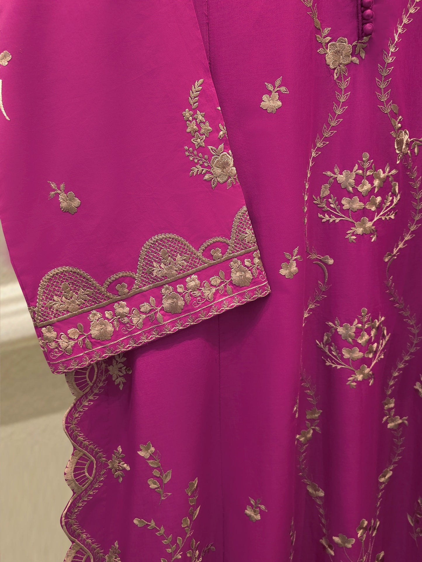 AGHA NOOR 3 Piece - Embroidered Cambric Suit