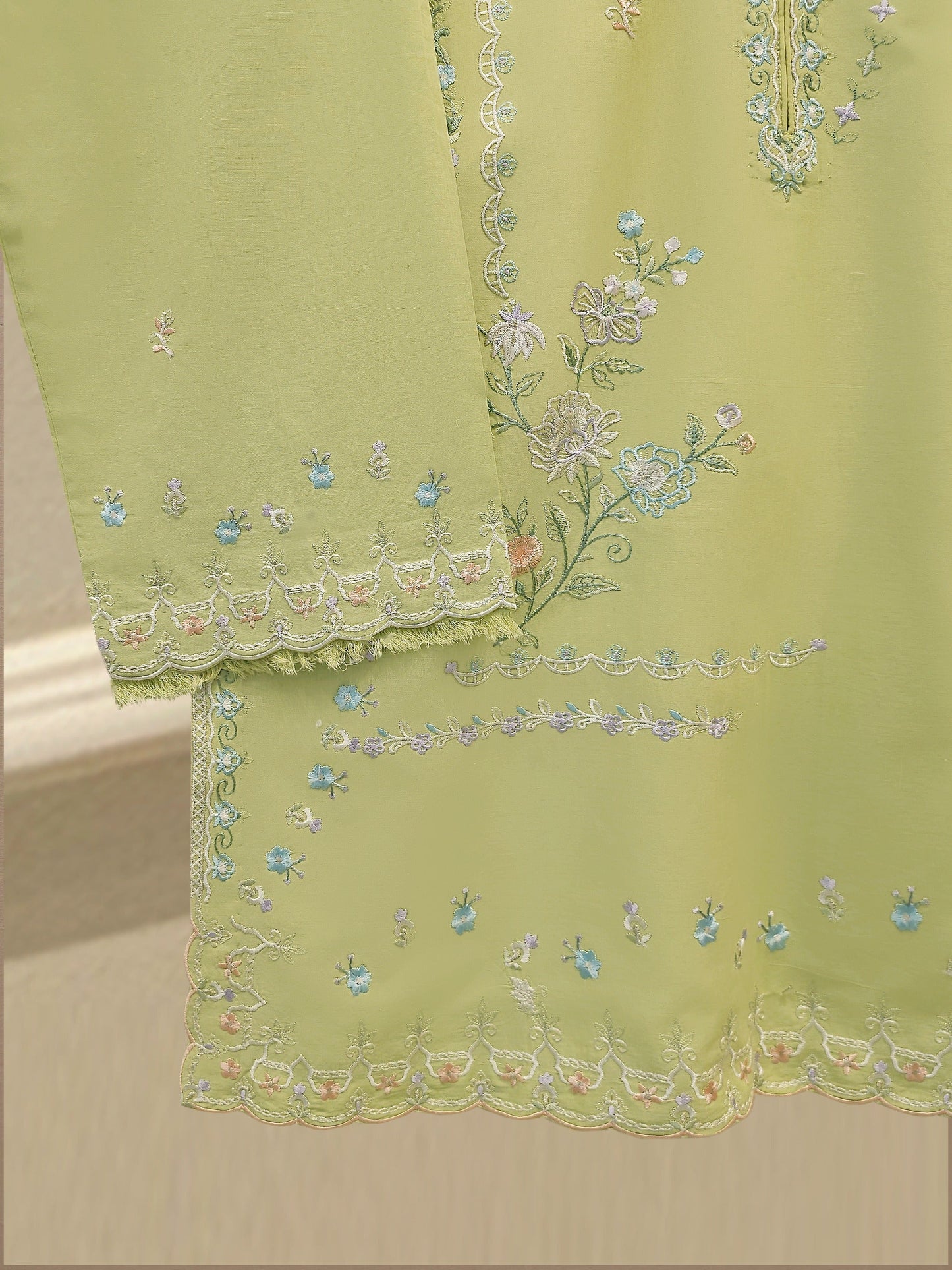 AGHA NOOR 2 Piece - Embroidered Cambric Suit