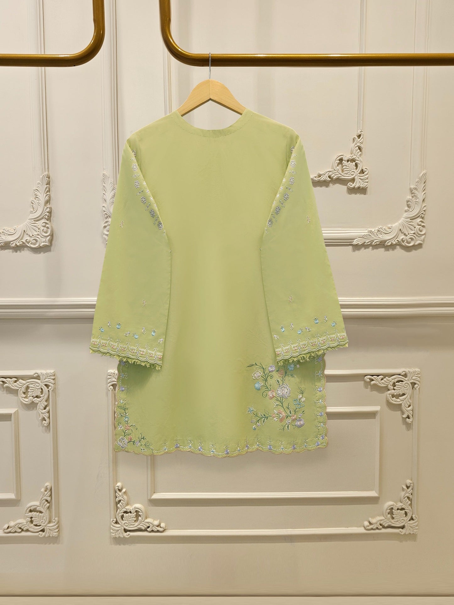 AGHA NOOR 2 Piece - Embroidered Cambric Suit