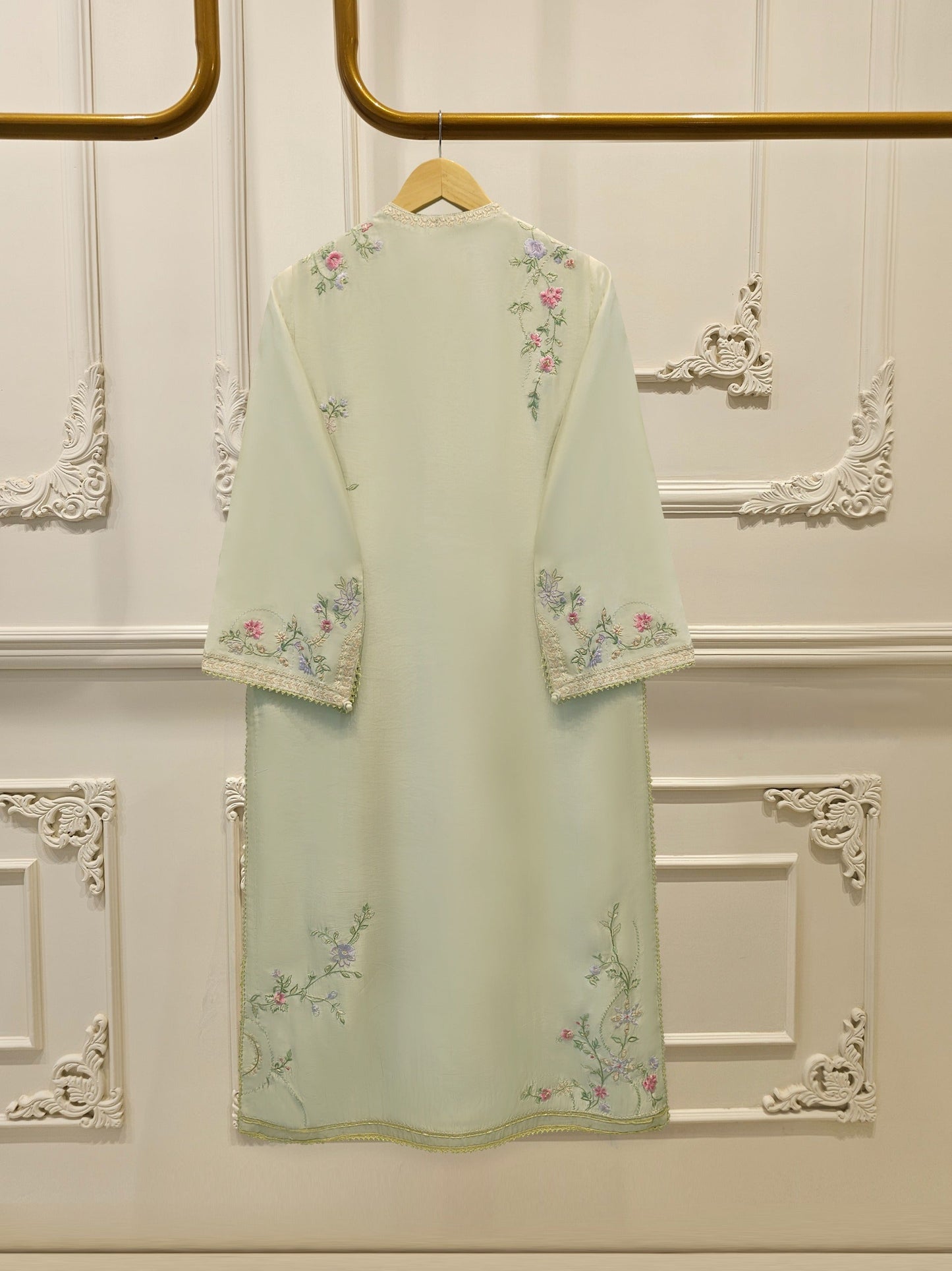 3 Piece- Pure Sheesha Silk Embroidered Suit