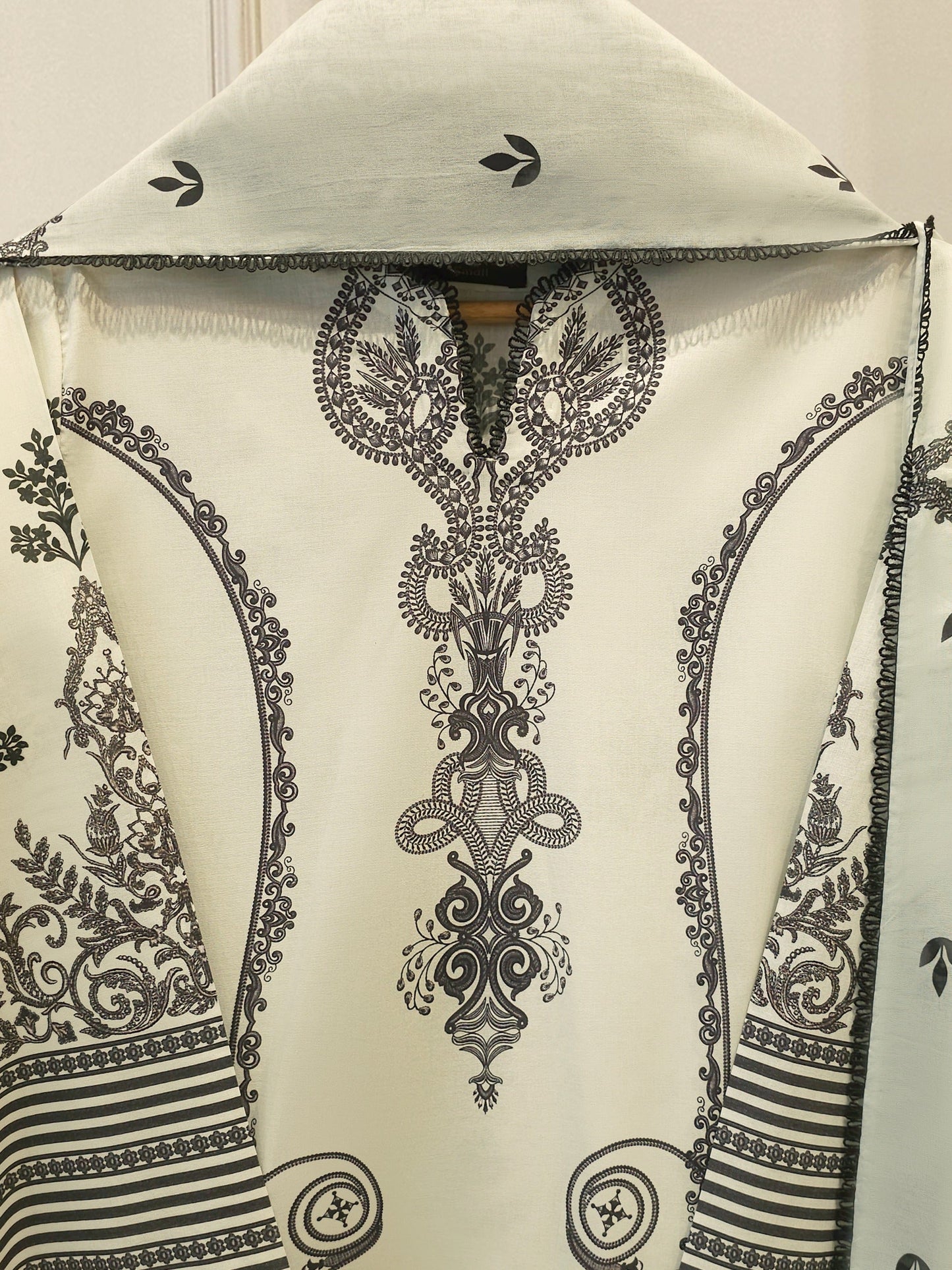 AGHA NOOR 2-Piece Digital Printed Cambric Suit