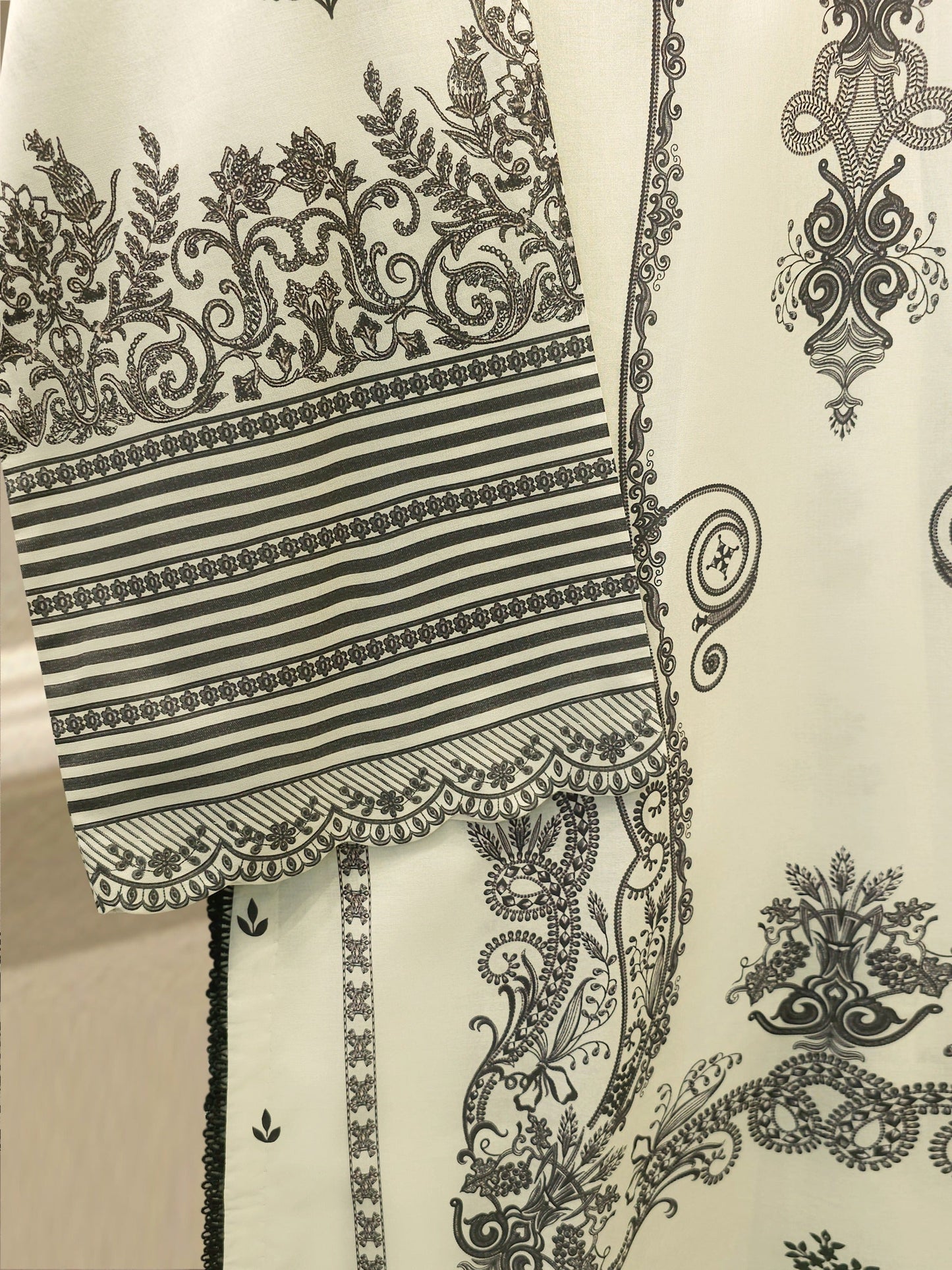 AGHA NOOR 2-Piece Digital Printed Cambric Suit