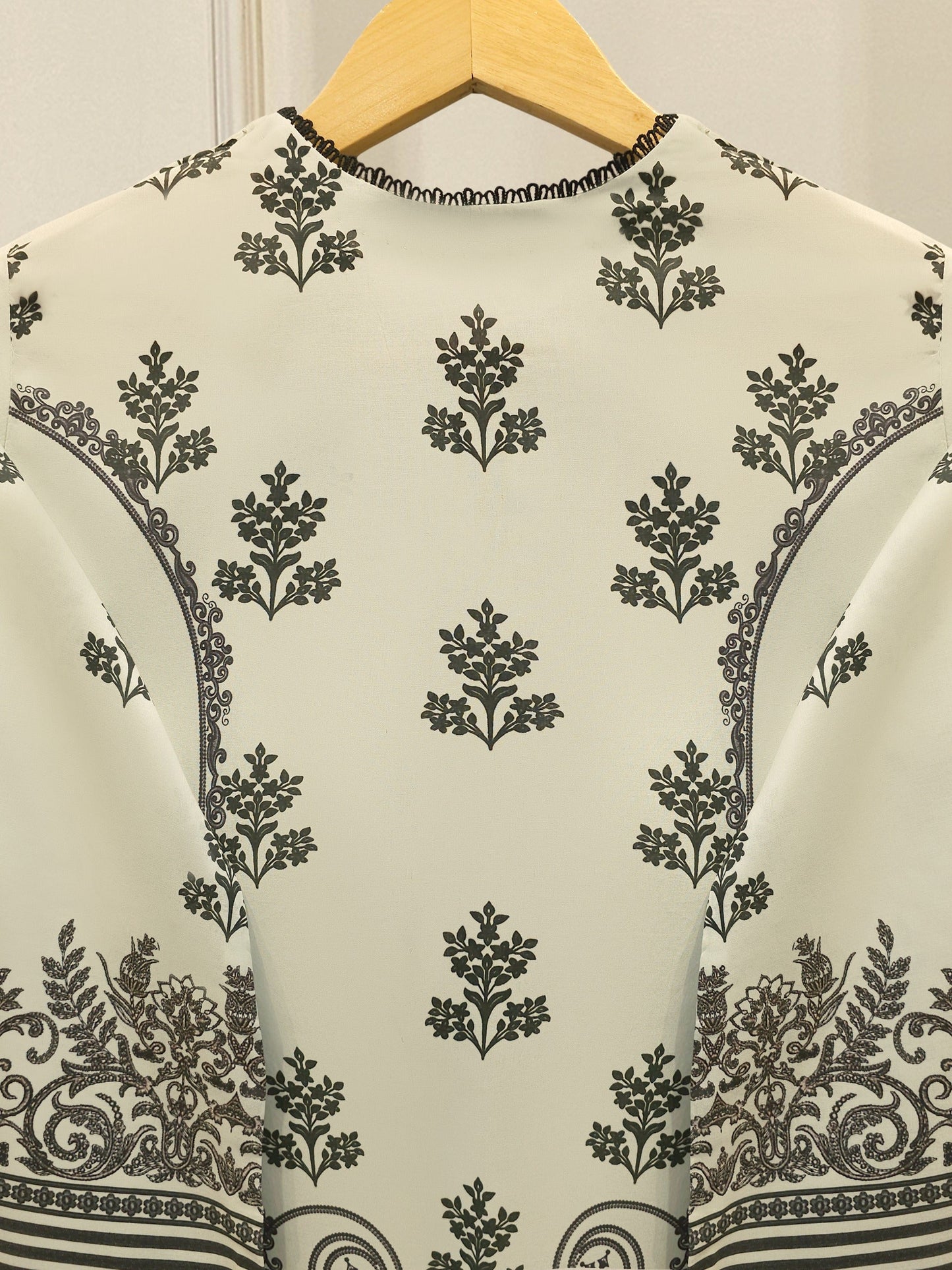 AGHA NOOR 2-Piece Digital Printed Cambric Suit