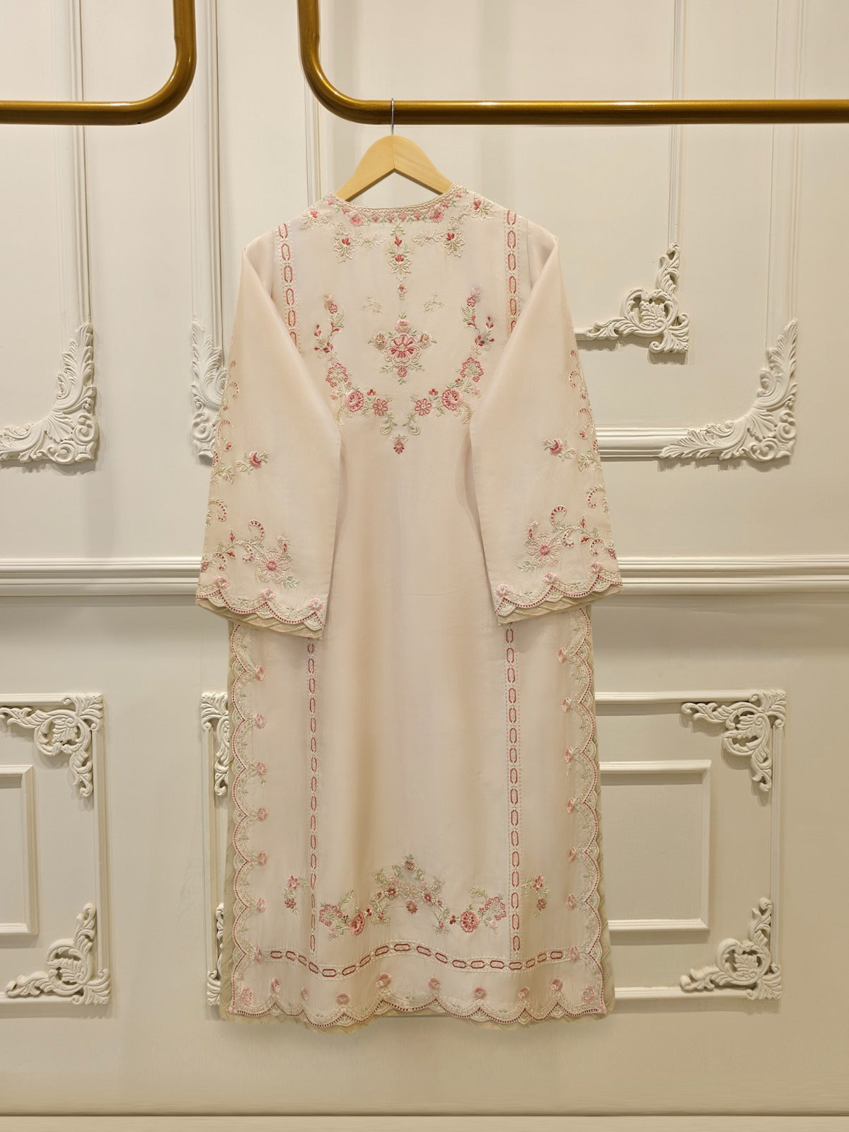 AGHA NOOR 3 Piece- Pure Sheesha Silk Embroidered Suit