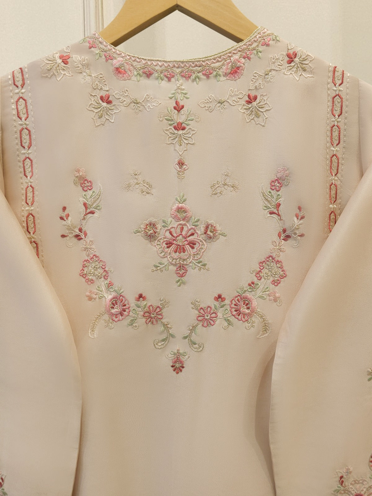 AGHA NOOR 3 Piece- Pure Sheesha Silk Embroidered Suit