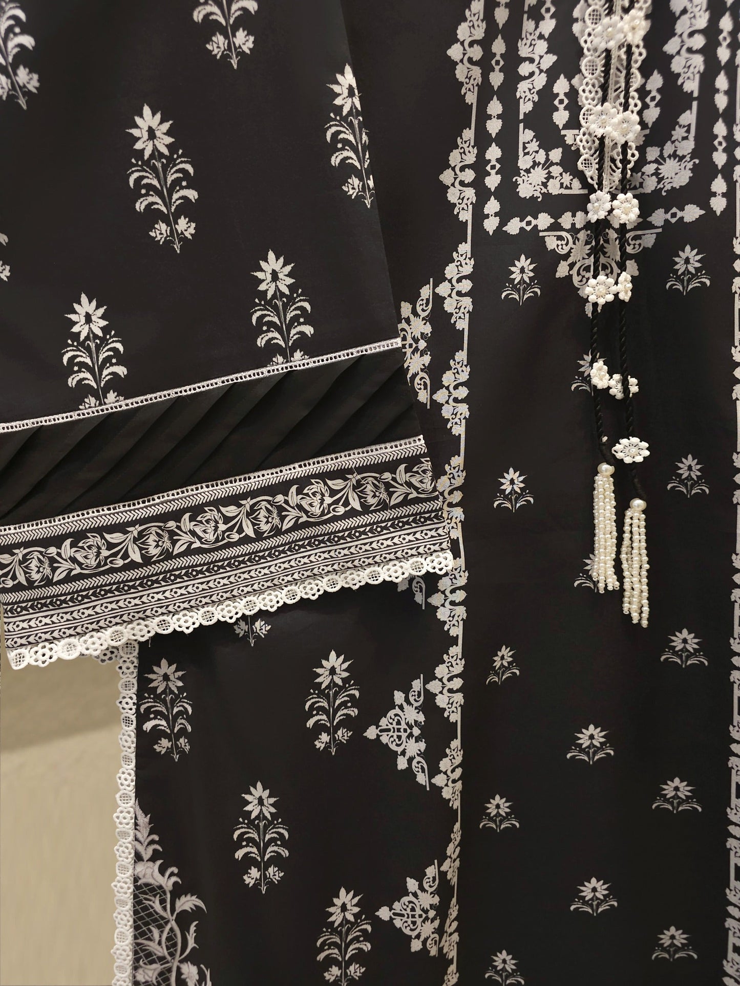 AGHA NOOR 2-Piece Digital Printed Cambric Suit
